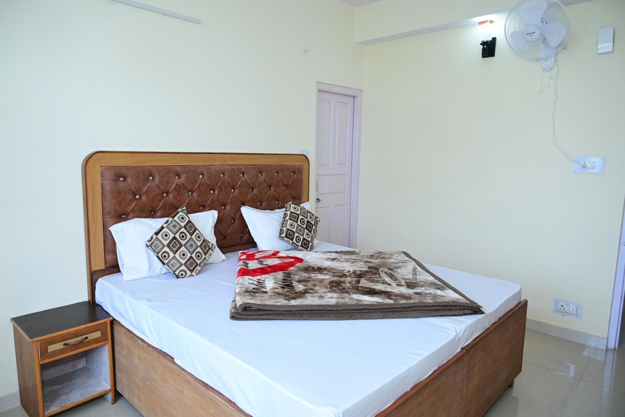 Krishna B&B Near Mall Road Simlá Kültér fotó