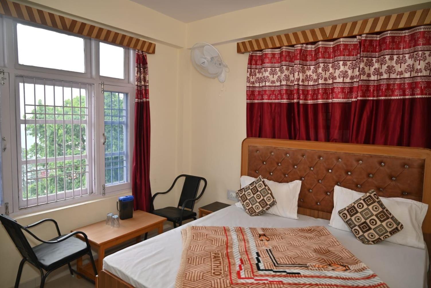 Krishna B&B Near Mall Road Simlá Kültér fotó