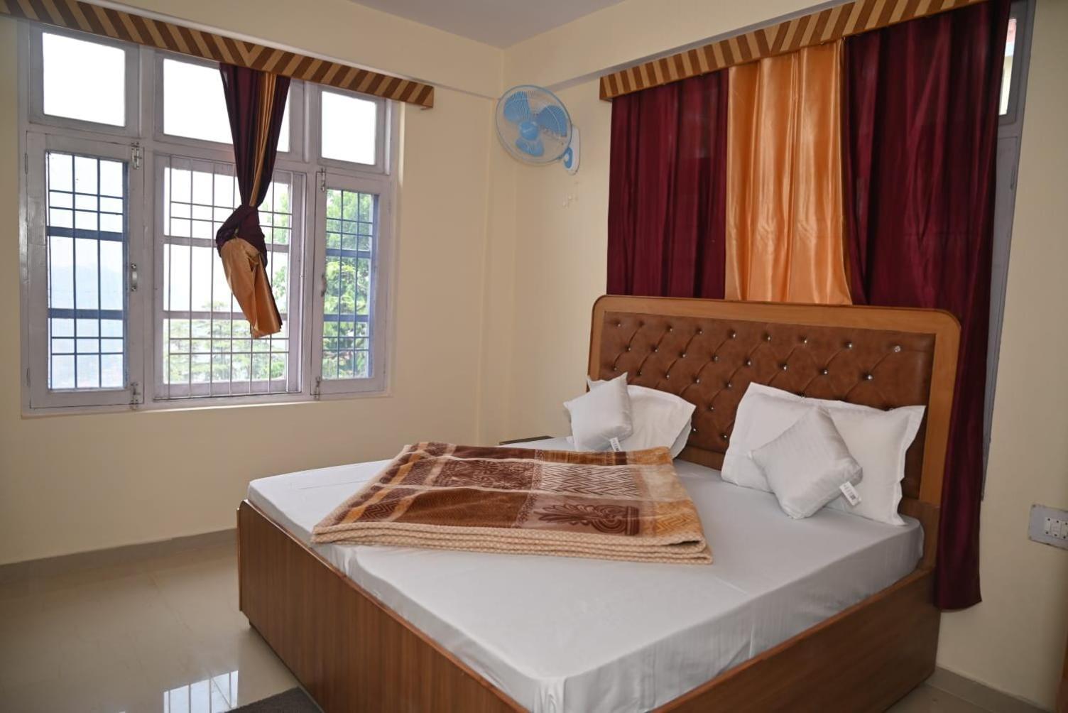 Krishna B&B Near Mall Road Simlá Kültér fotó